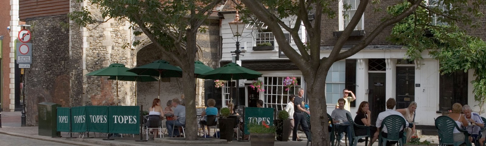Chertsey-gate.JPG