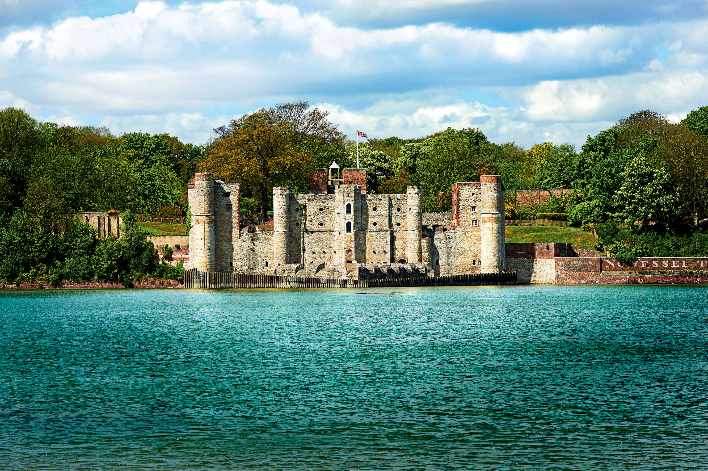 Upnor Castle2 From Visitkent