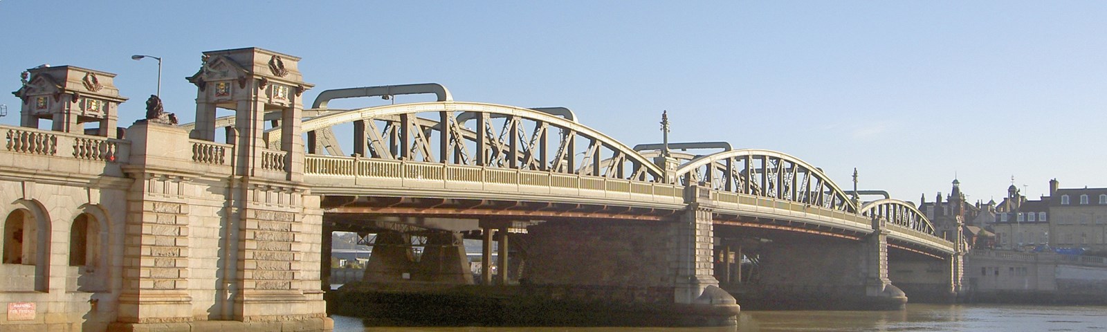 Rochester bridge.jpg