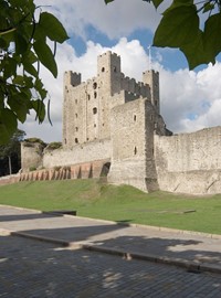 rochester-castlemoat2.jpg